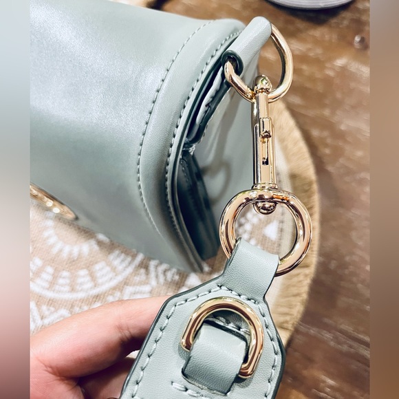 Marc Jacobs Insignia Full Flap Logo Shoulder Bag - Picture 2 of 13